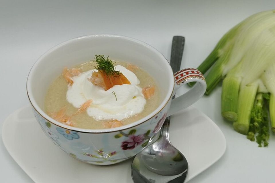 Fenchelsuppe mit Parmesan