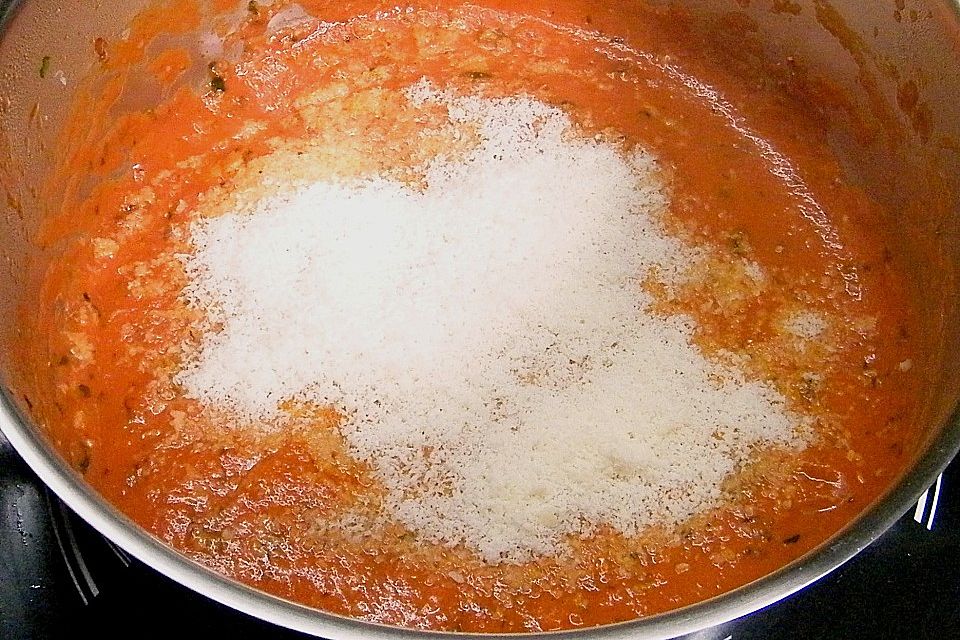 Maccaroni mit Tomatencremesauce