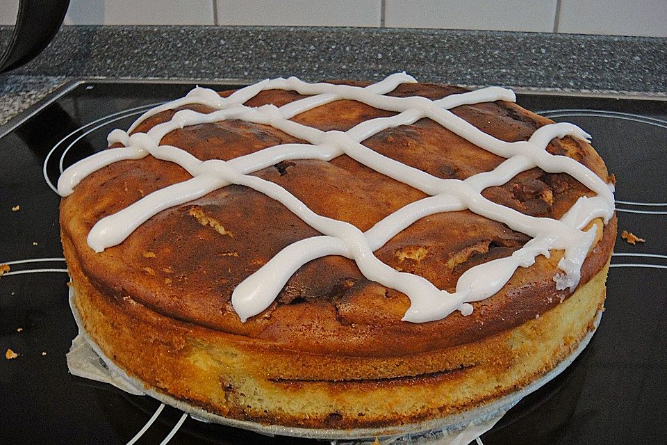 Cinnamon Roll Cheesecake