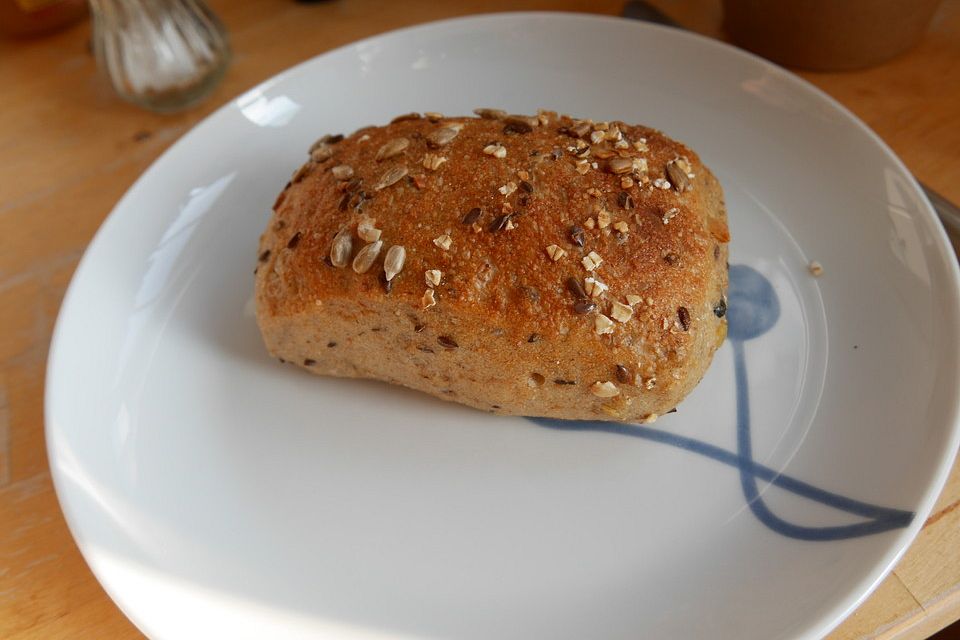 Körnerbrötchen nach Paniniart