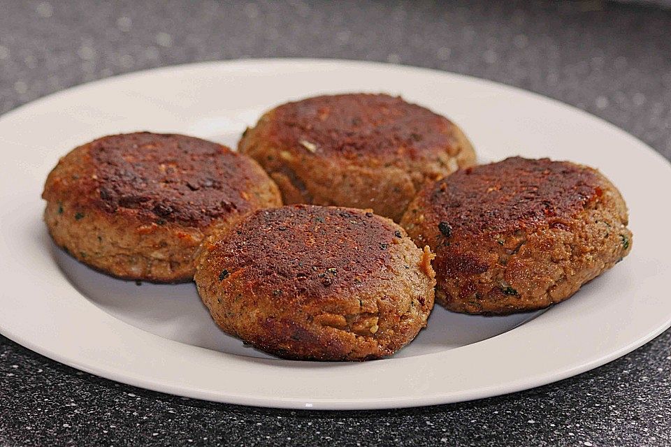 Frikadellen aus gekochtem Fleisch