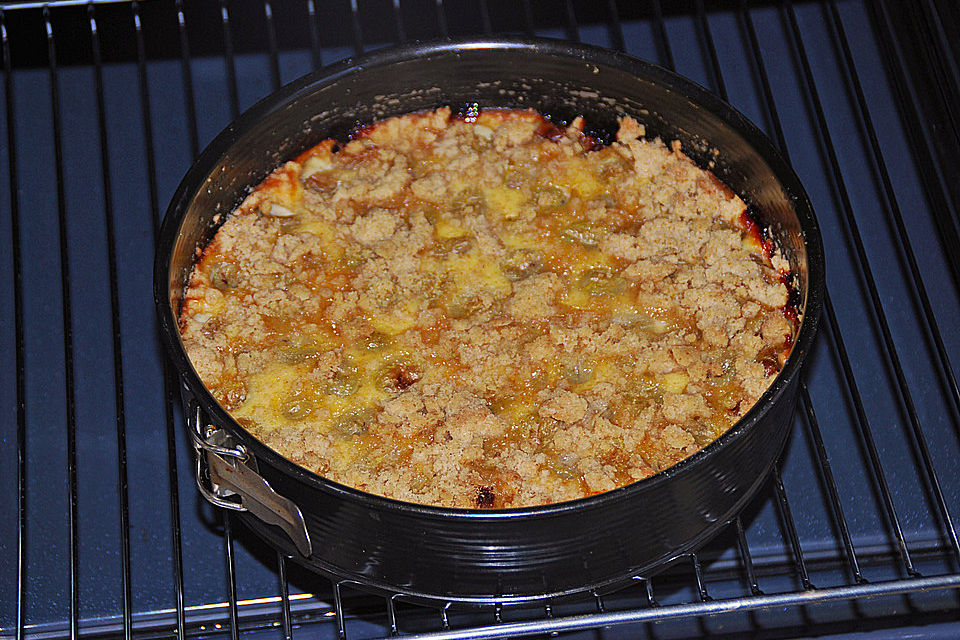 Stachelbeer - Streuselkuchen mit Quark