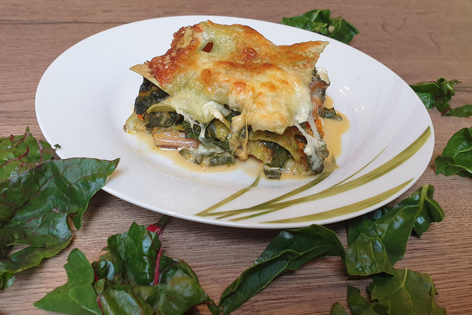 Vegetarische Kürbis-Mangold-Lasagne