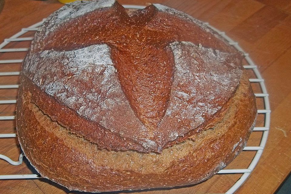 Kerniges Kartoffelbrot mit Sauerteig