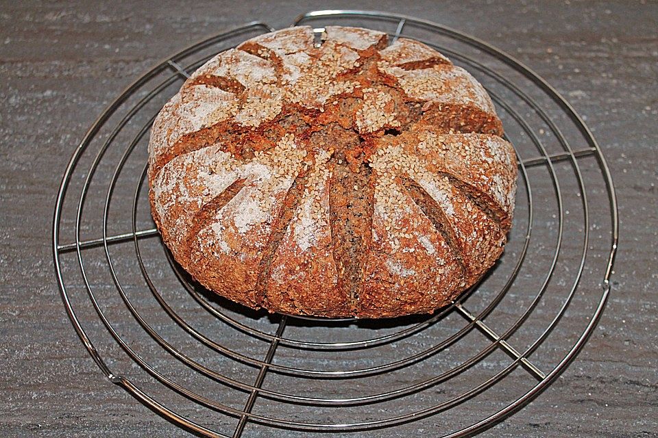 Kerniges Kartoffelbrot mit Sauerteig