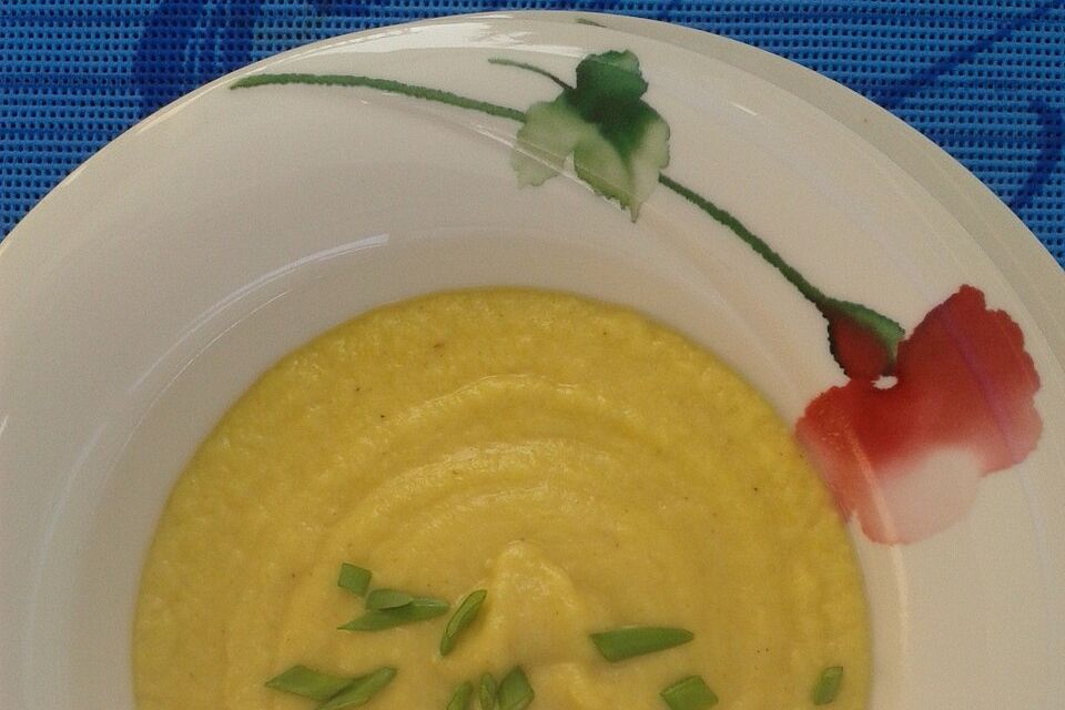 Pastinaken-Birnensuppe mit Curry