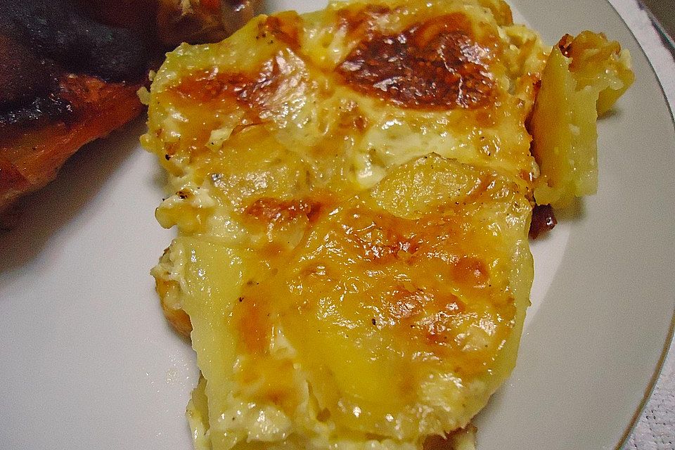 Kartoffelgratin mit würzigem Gruyère