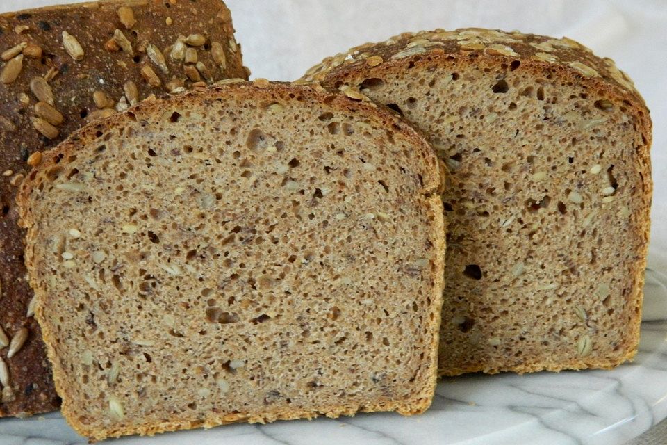 Dinkelvollkornbrot mit Roggensauerteig