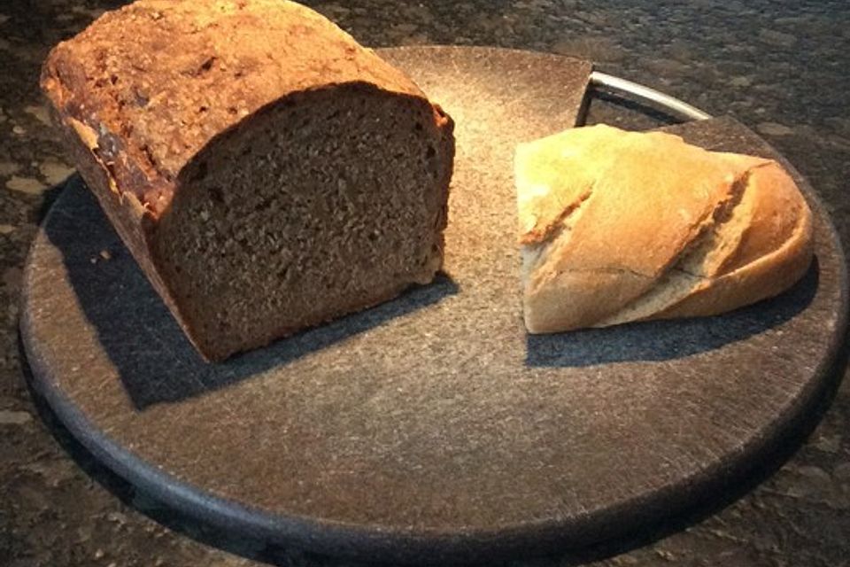 Dinkelvollkornbrot mit Roggensauerteig