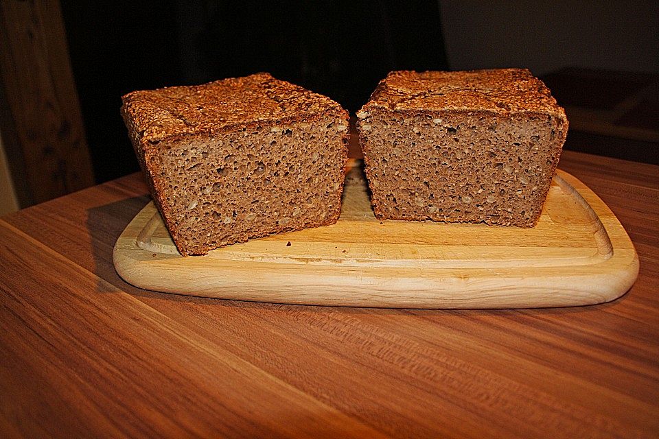 Dinkelvollkornbrot mit Roggensauerteig