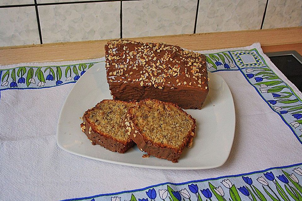 Rum - Nusskuchen im Schokoladenkleid