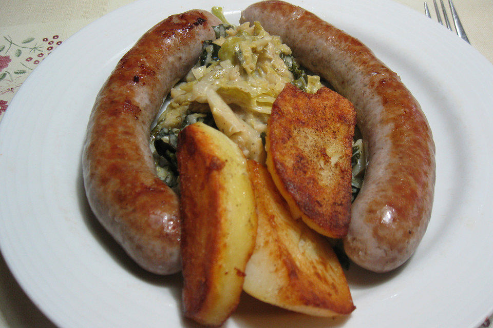 Spitzkohl mit Bratwurst