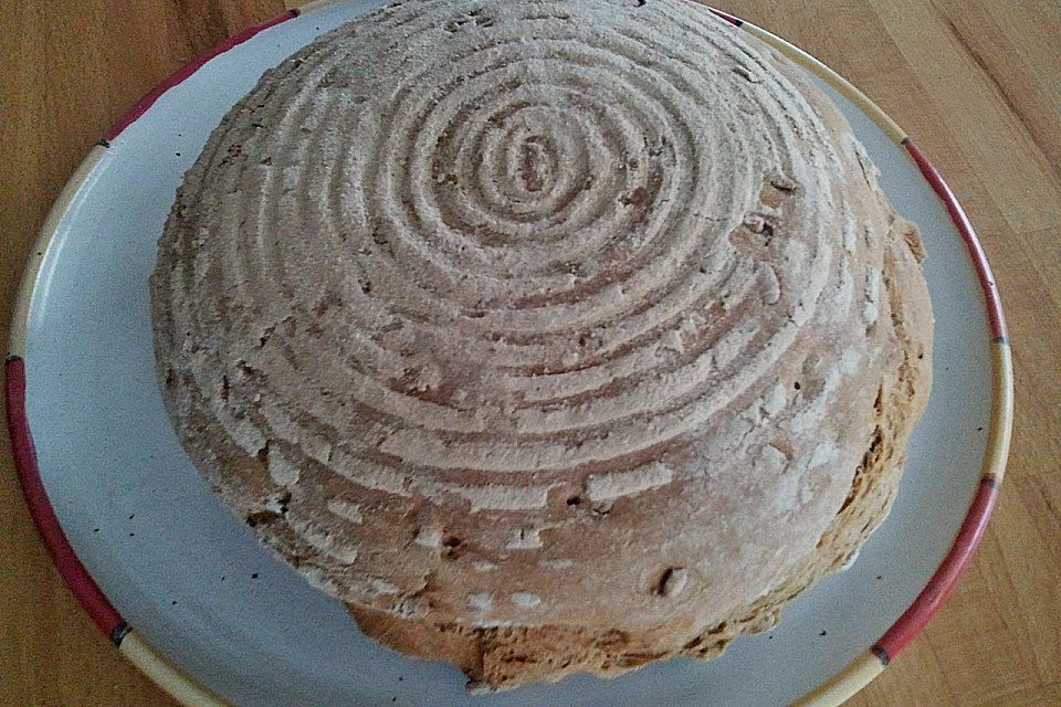 Landbrot mit Sonnenblumenkernen