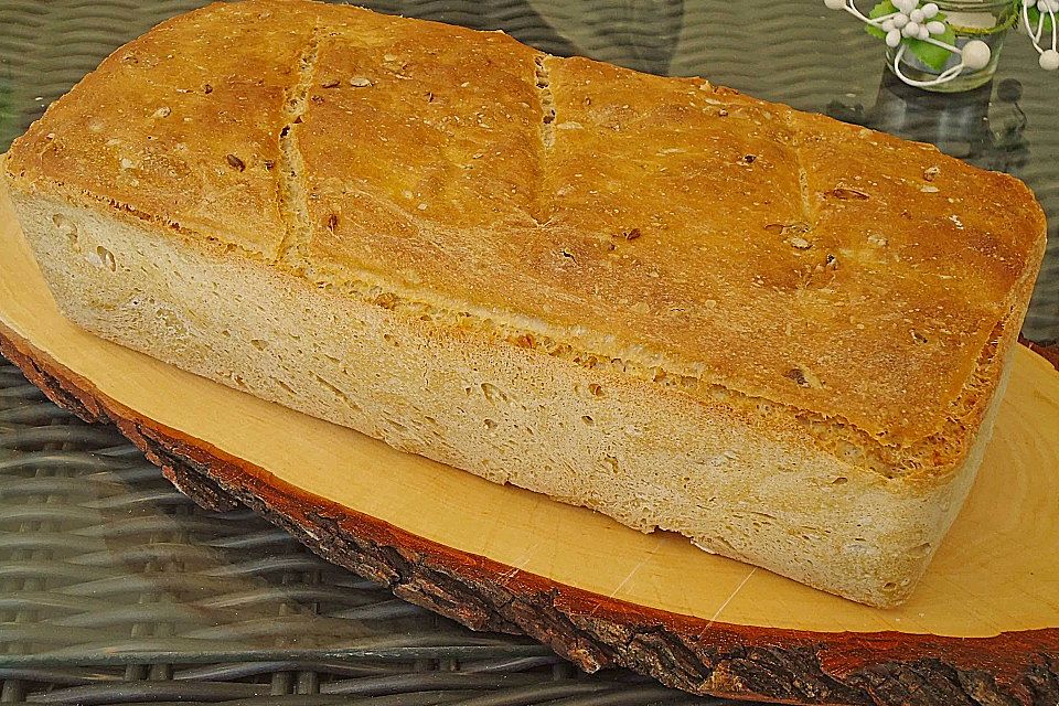 Landbrot mit Sonnenblumenkernen