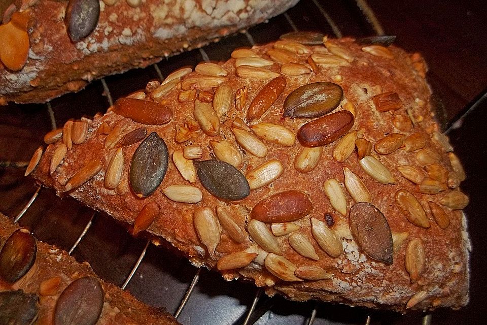 "Halbkorn" - Brötchen von gugel