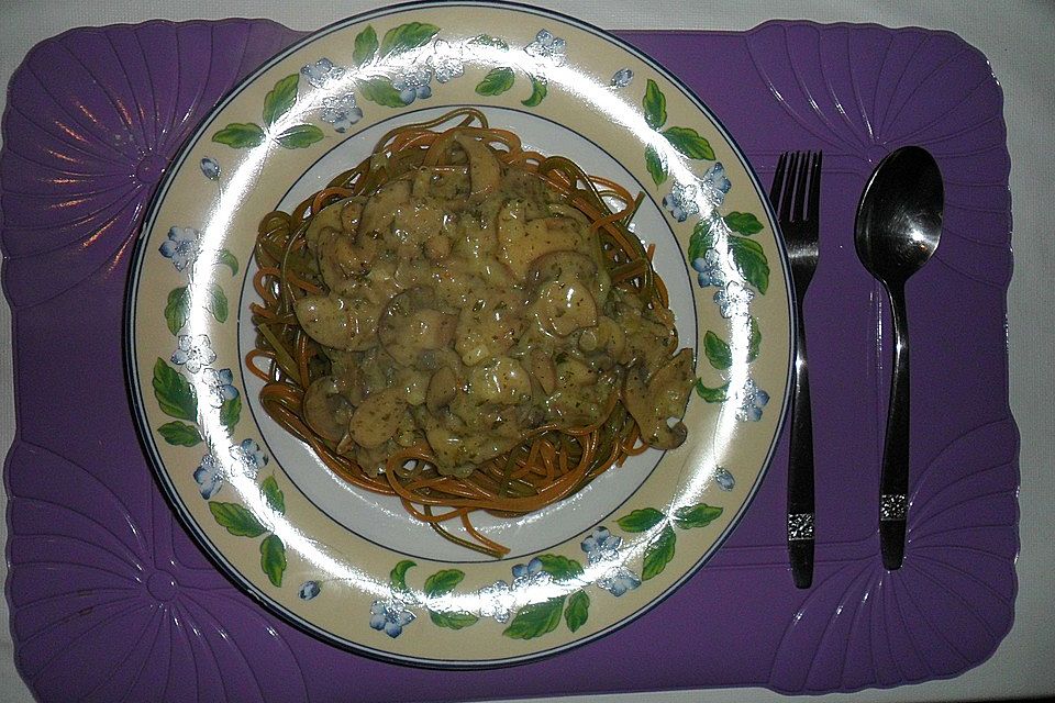 Spätzle in Champignonrahmsoße