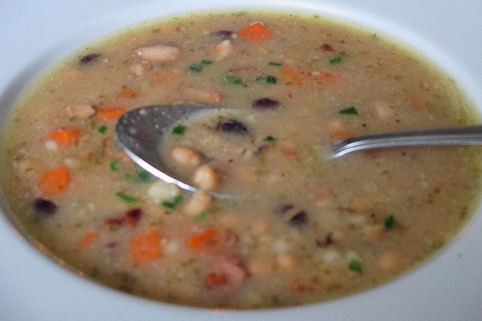 Bohnen - Gerstensuppe mit Ripple