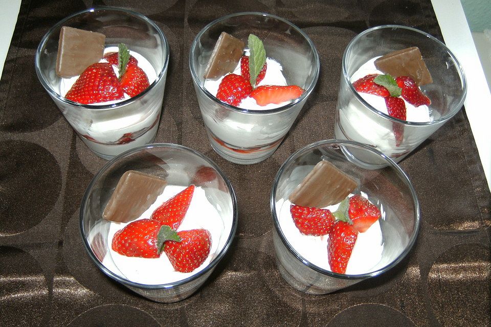 Erdbeeren mit Vanillequark