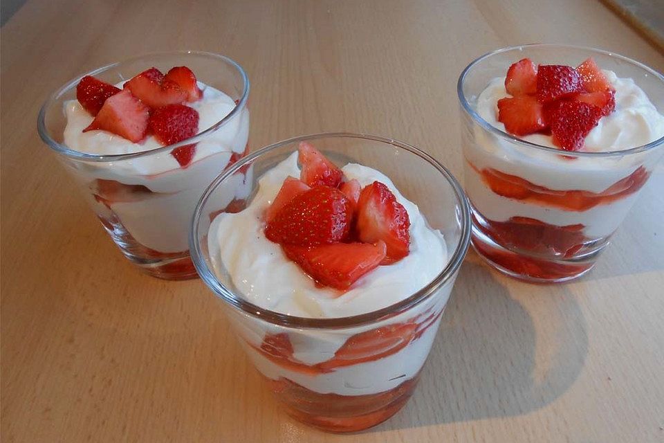 Erdbeeren mit Vanillequark