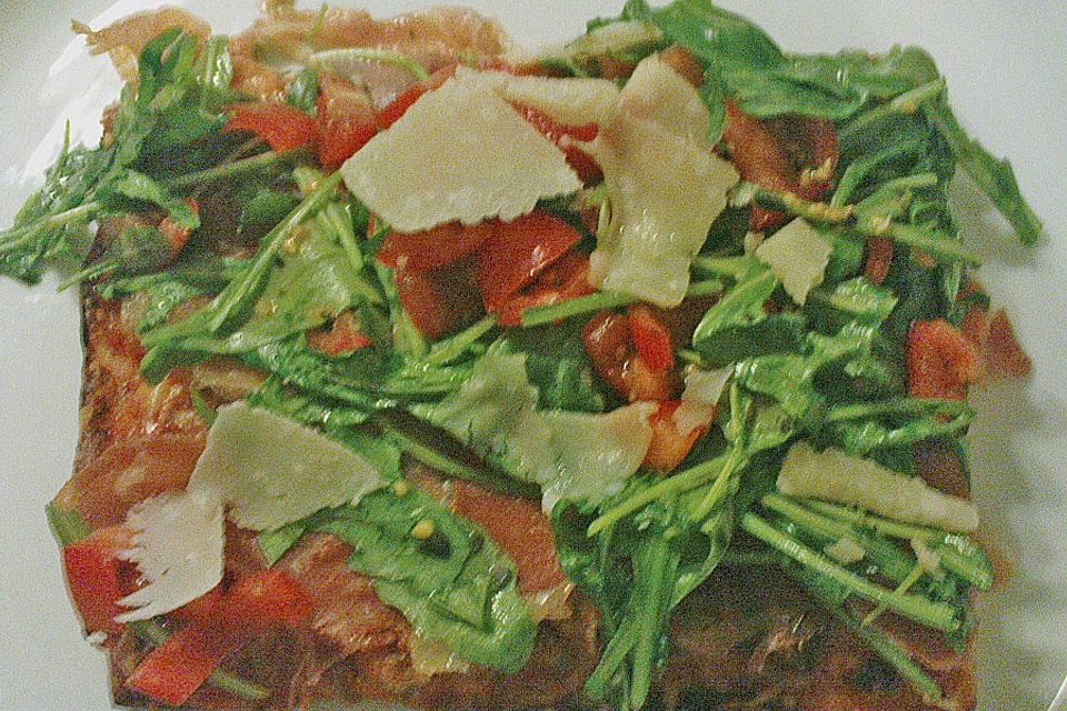 Rucola-Pizza mit Parmaschinken