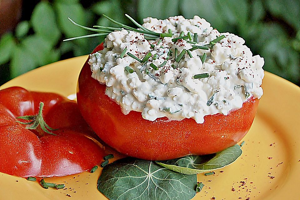 Tomatenhäppchen mit Käsehaube