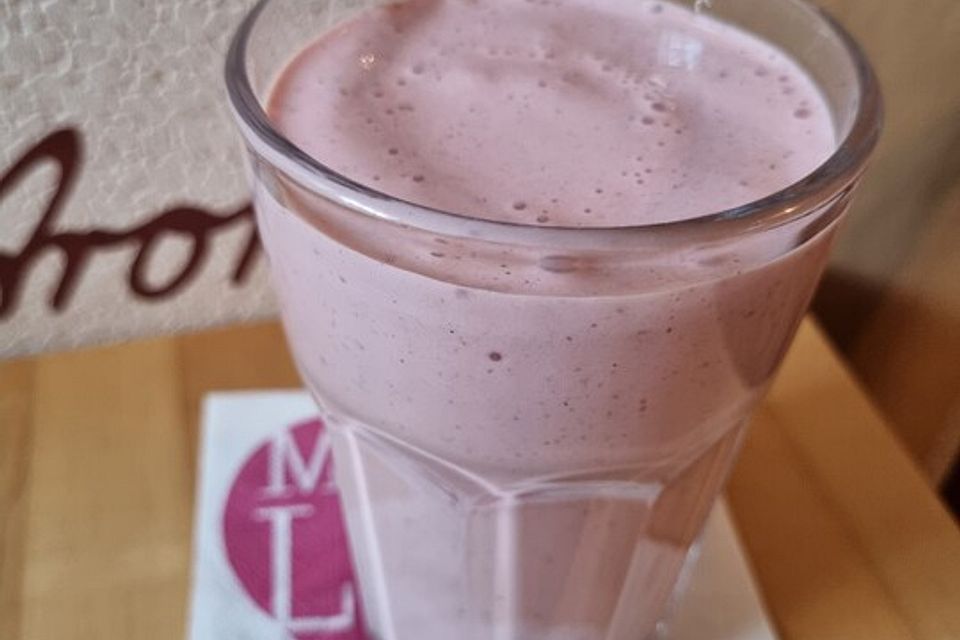 Leckerer Erdbeer - Vanille - Milchshake