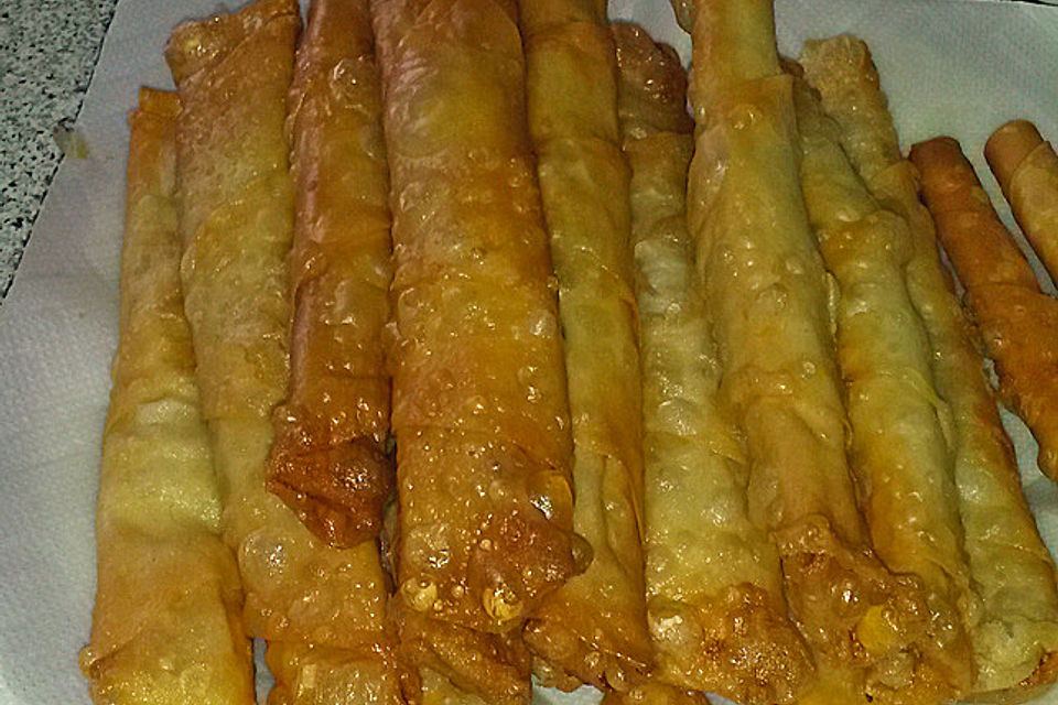 Sigara Börek mit Schafskäsefüllung