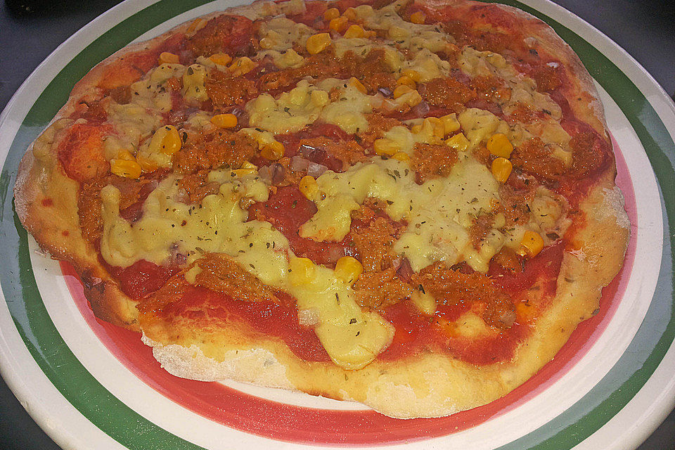 Vegane Pizza mit Hefeschmelz