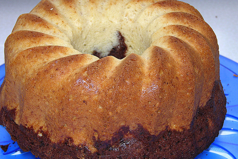 Marmorgugelhupf mit Orangensaft