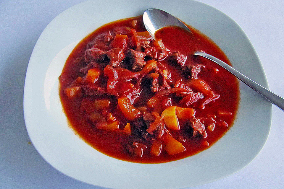 Budapester Gulyassuppe