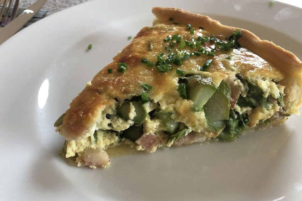 Spargelquiche mit Schinken