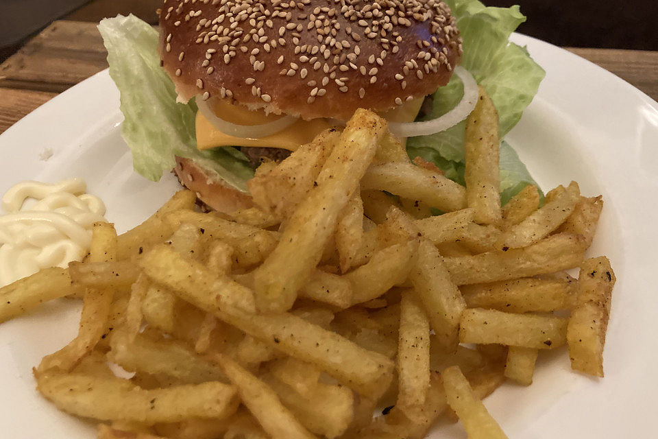 Pommes frites mit Mayonnaise