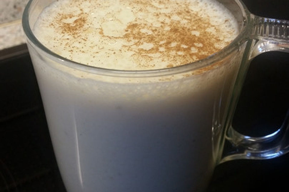 Heiße Bananenmilch