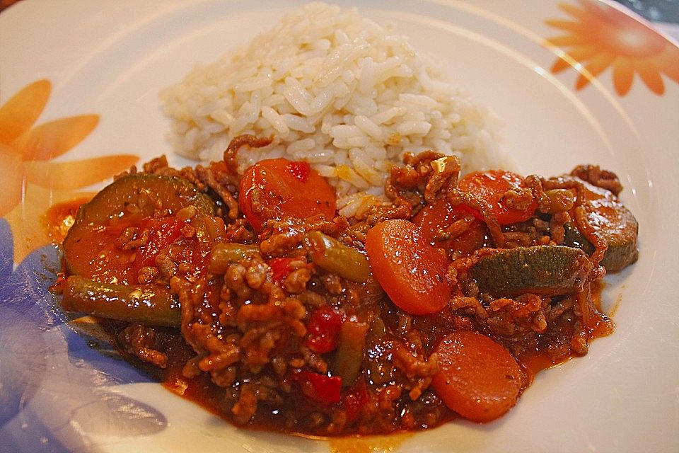 Italienisches Pfannengemüse mit Hackfleisch