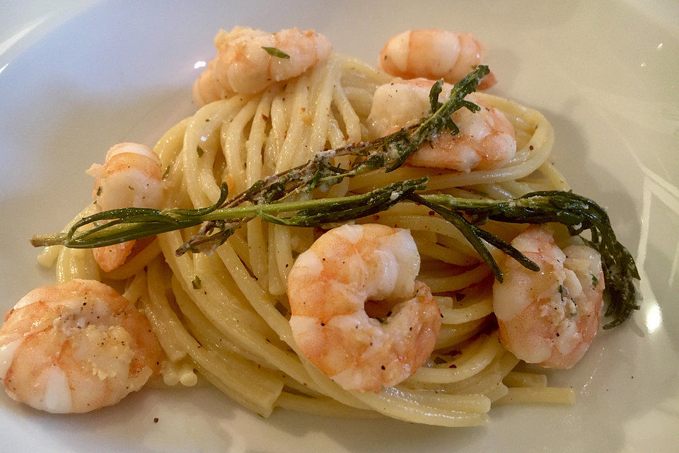 Zitronenspaghetti mit Kräutergarnelen