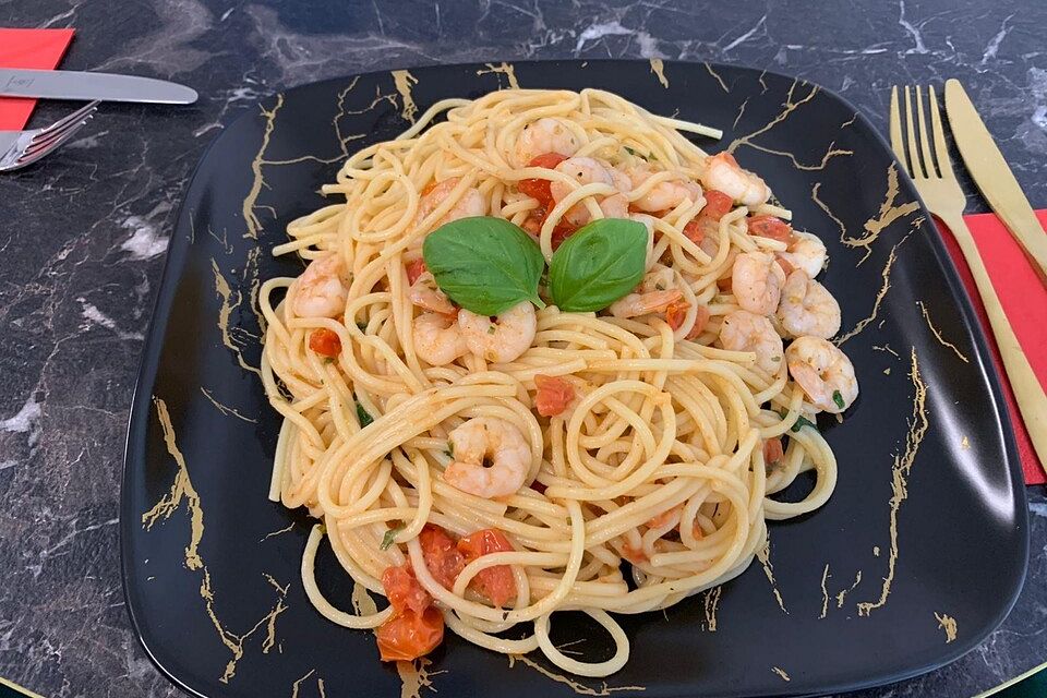 Zitronenspaghetti mit Kräutergarnelen