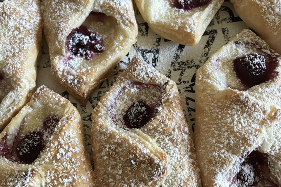 Schnelle Blätterteig - Vanillepuddingteilchen