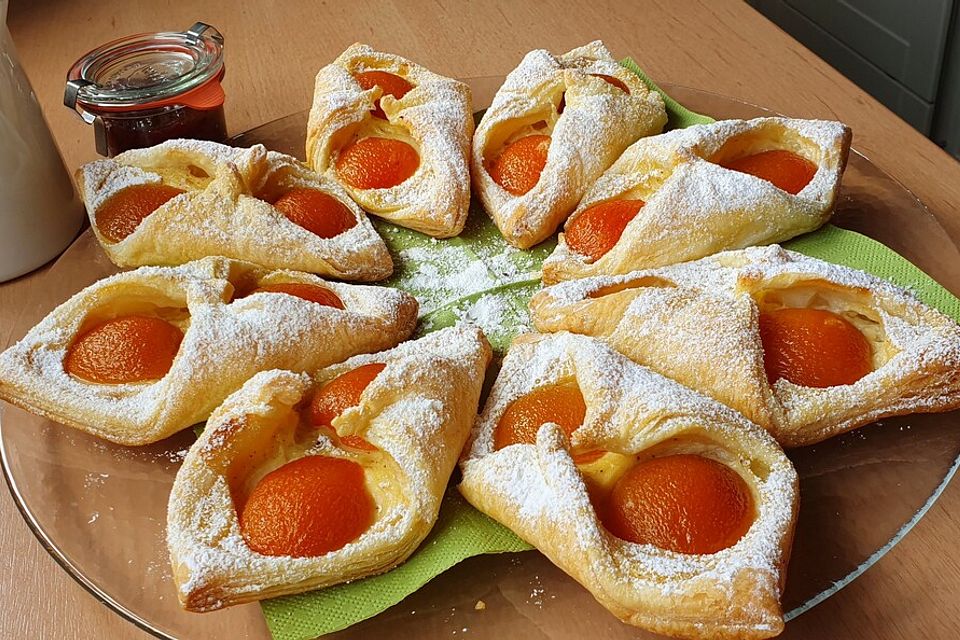 Schnelle Blätterteig - Vanillepuddingteilchen