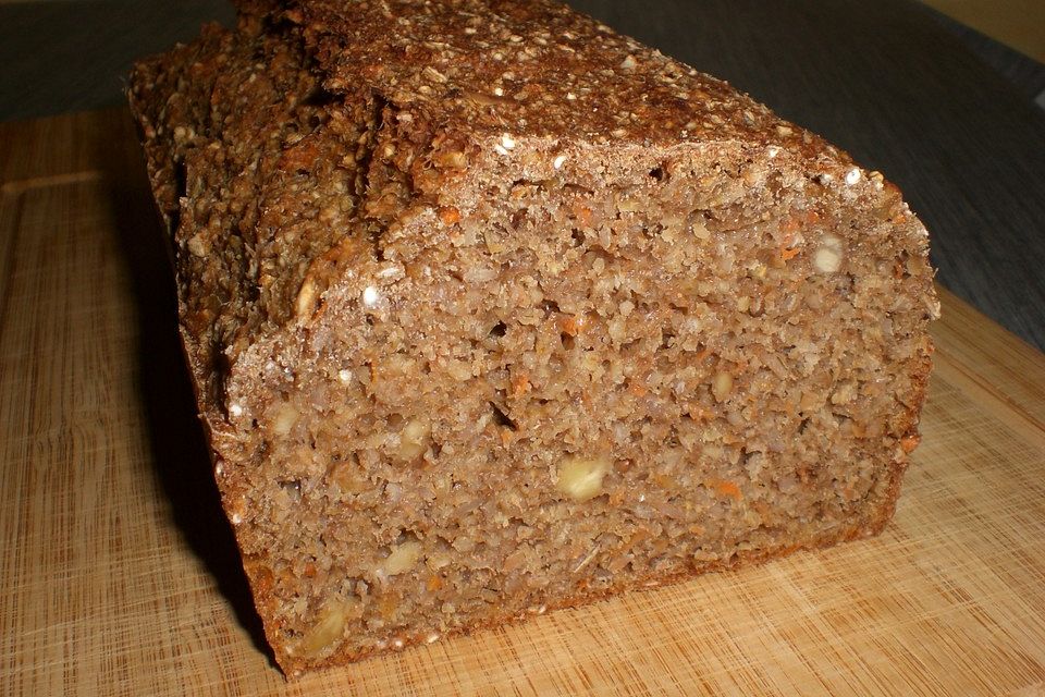 Möhren-Walnuss-Brot