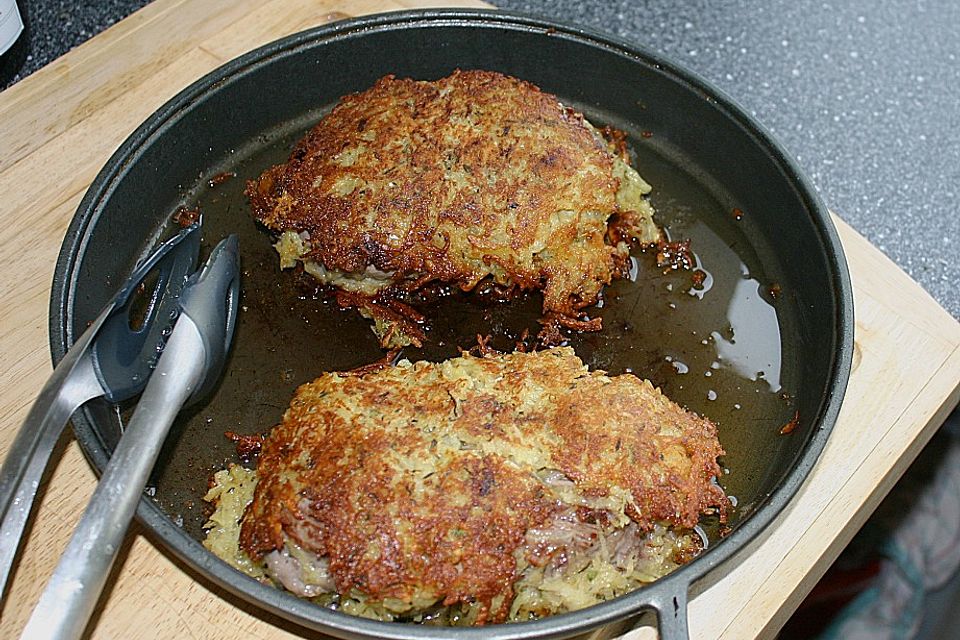 Rindersteak im Kartoffelmantel