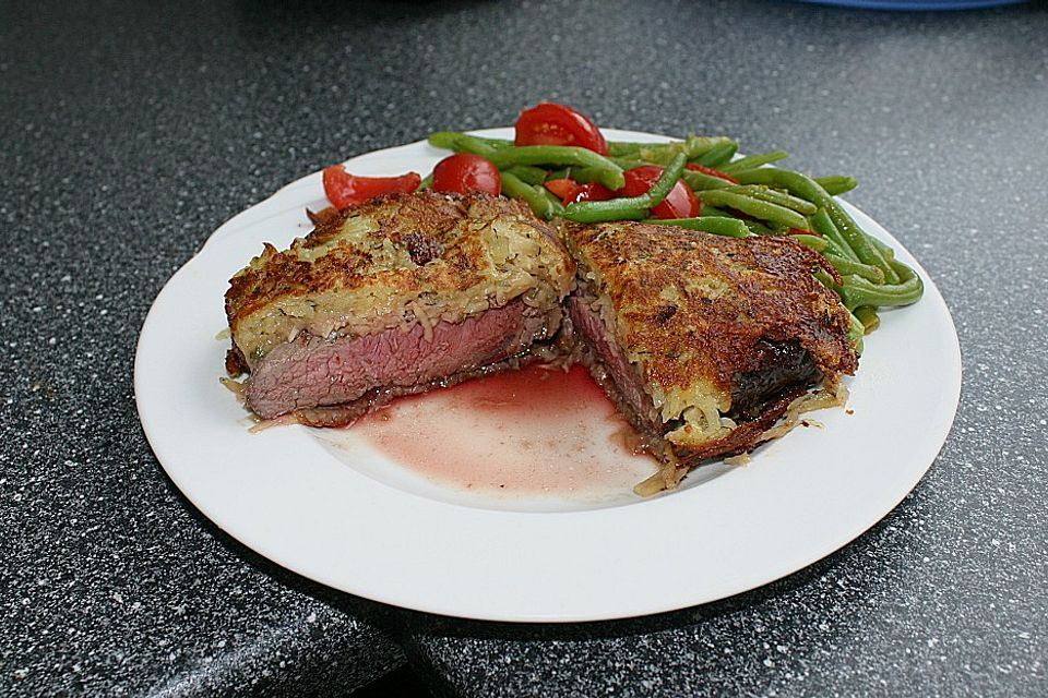 Rindersteak im Kartoffelmantel