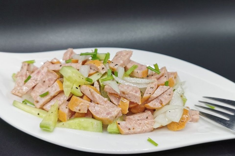 Frühlingsfrischer Wurstsalat