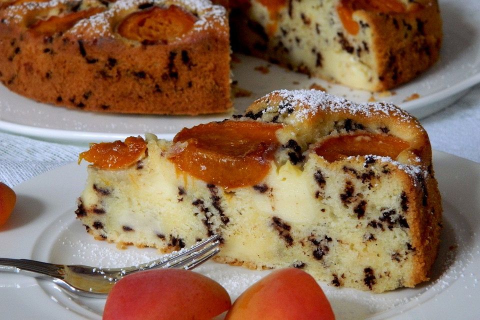 Ameisen-Marillenkuchen mit Puddingfüllung