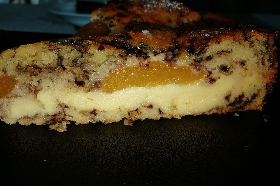 Ameisen-Marillenkuchen mit Puddingfüllung