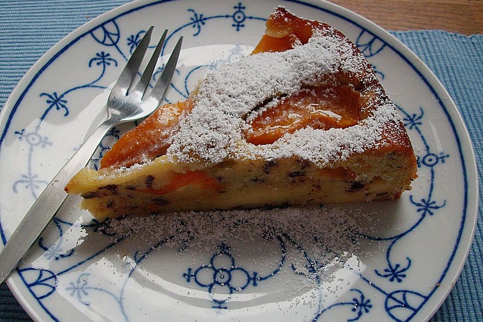 Ameisen-Marillenkuchen mit Puddingfüllung