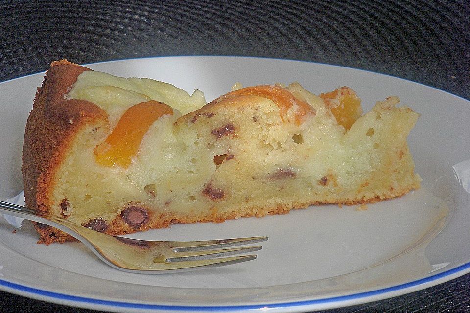 Ameisen-Marillenkuchen mit Puddingfüllung