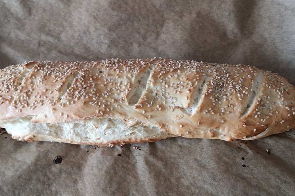 Frischkäsebrotstange mit Sesamkruste