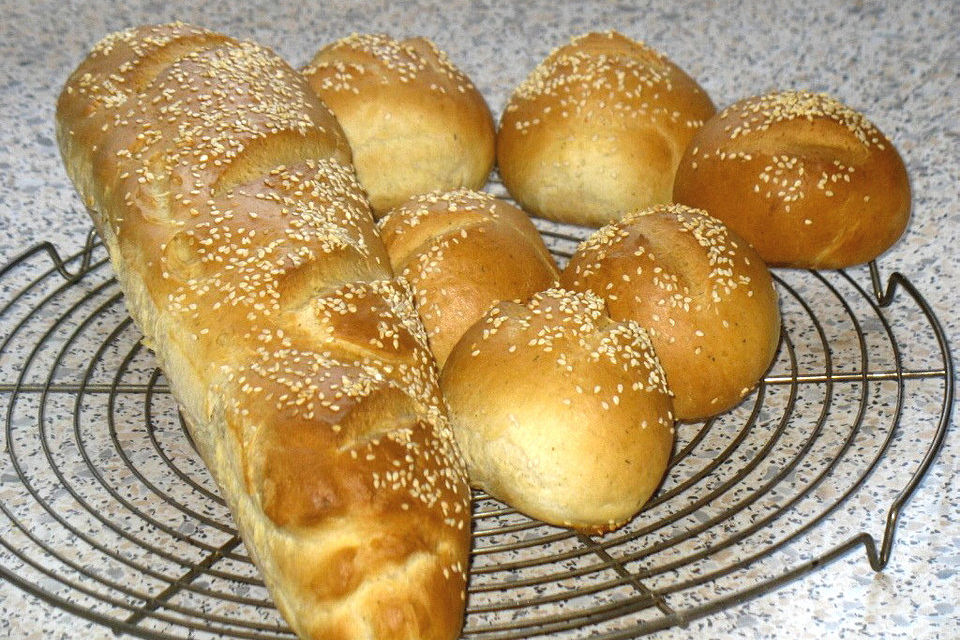 Frischkäsebrotstange mit Sesamkruste