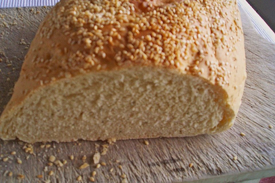 Frischkäsebrotstange mit Sesamkruste