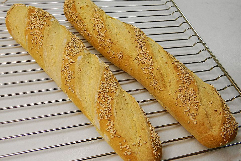 Frischkäsebrotstange mit Sesamkruste